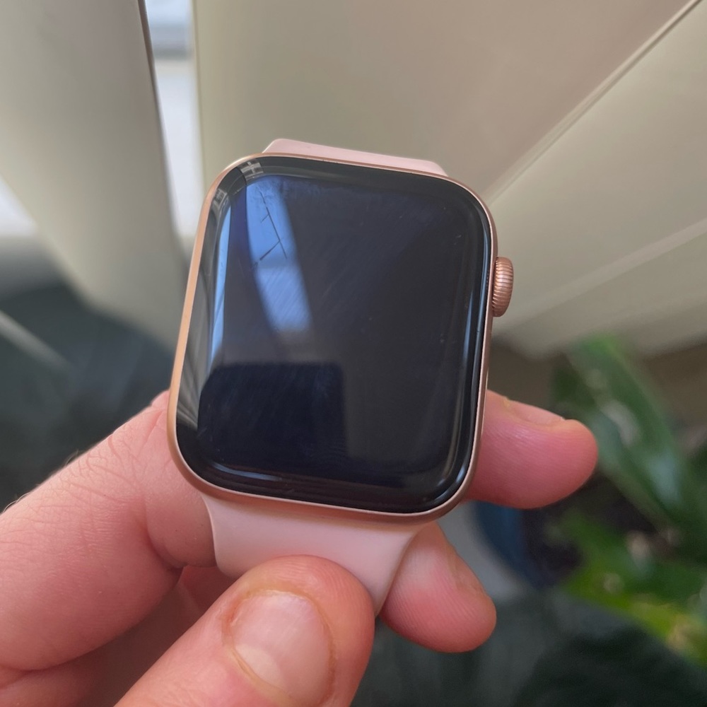 SERIES 4 APPLE WATCH